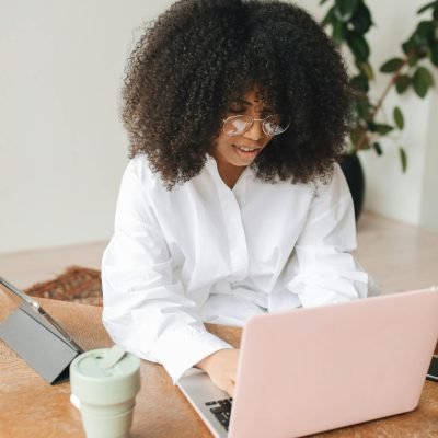 Remote Independent Contractor Jobs That Can Help You Earn an Extra $1,000+ per Month (Beginner-Friendly & Legit)